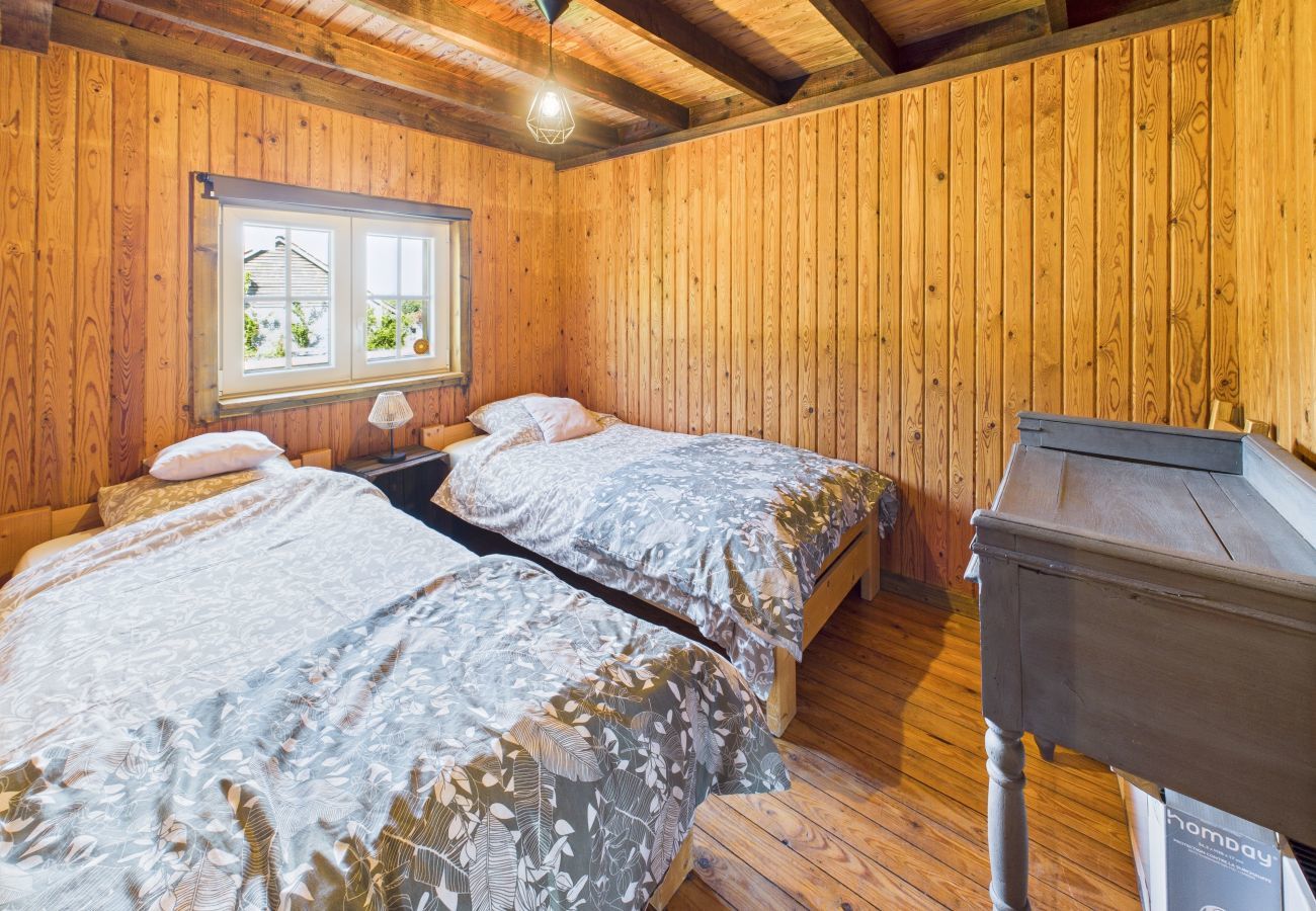 Chalet in Hatrival - Le P'ti Prins by Lisby