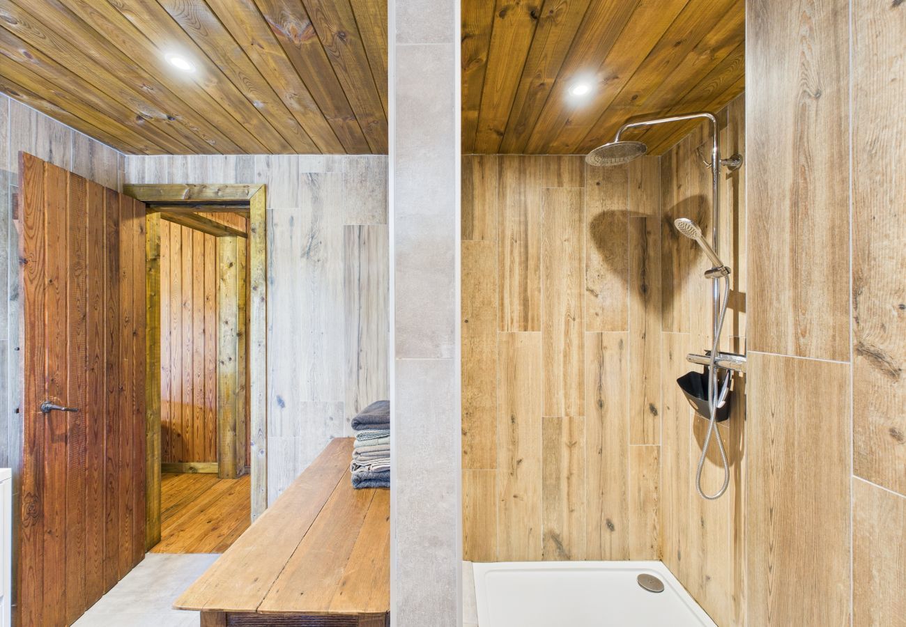 Chalet in Hatrival - Le P'ti Prins by Lisby