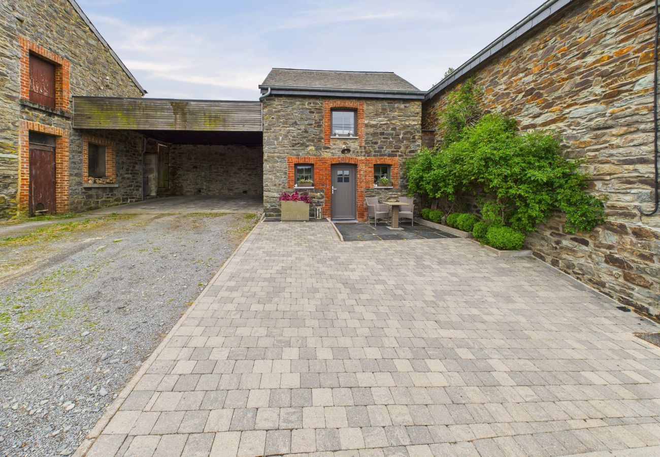 Maison mitoyenne à Opont - La Bergerie Romantique
